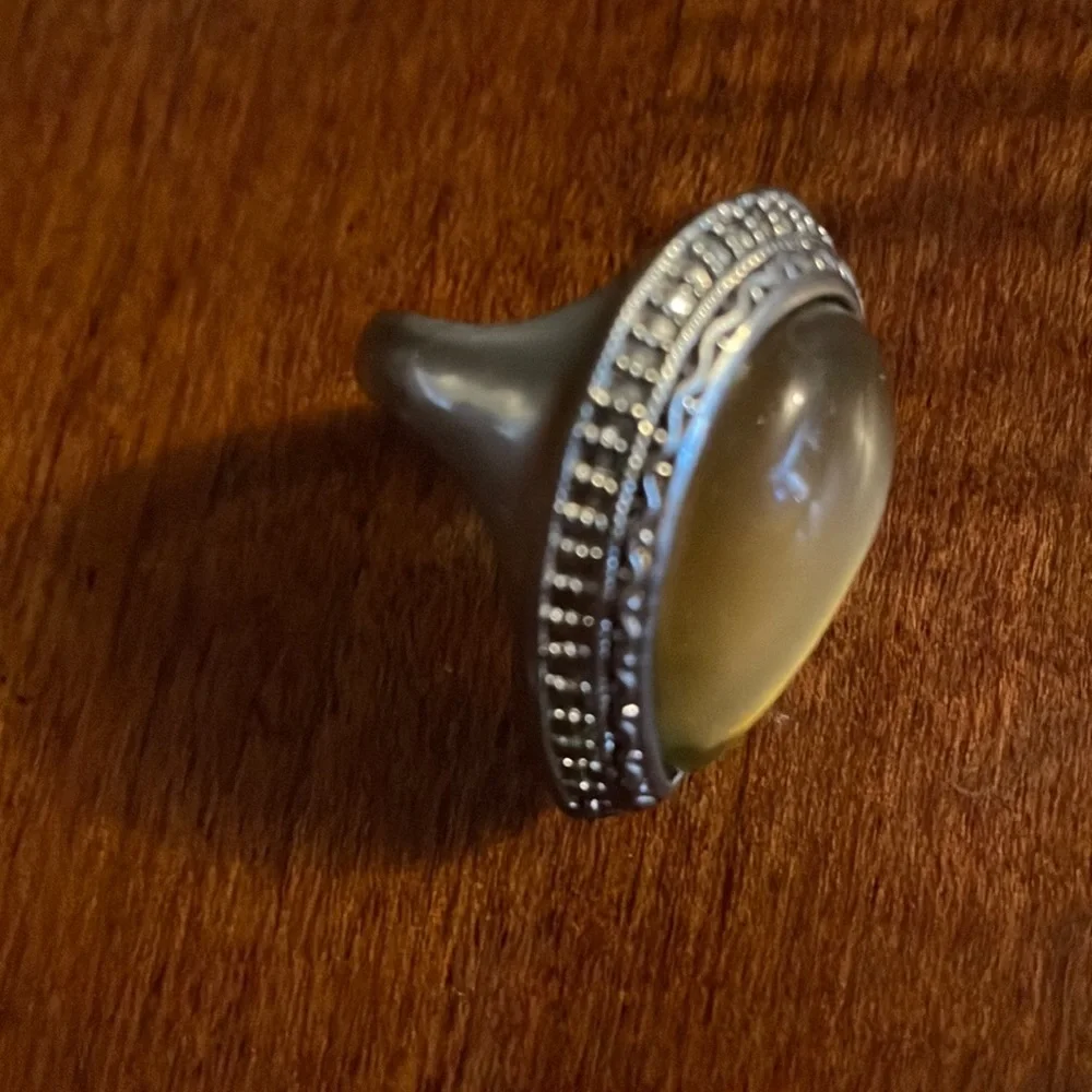 Fun statement ring - Picture 2 of 5